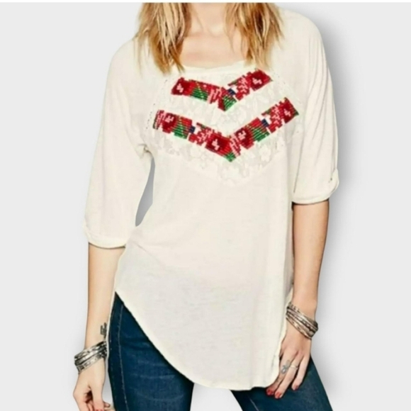 Free People creme blouse  red needlework stripe Lace inset Hi Lo Size medium NWT - Picture 1 of 14